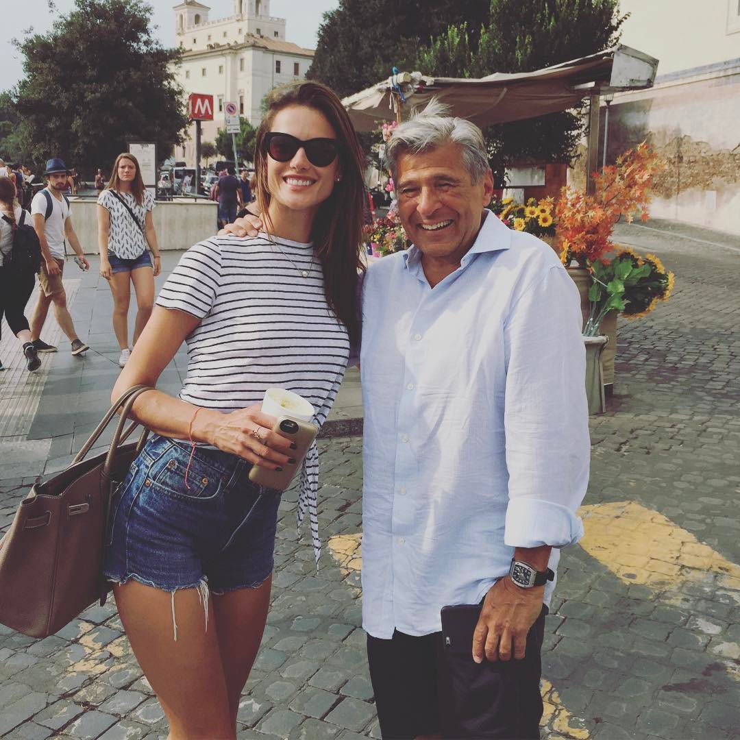 Alessandra Ambrosio Wishing a very happy birthday to the best boss , mentor and a true friend ... love you 