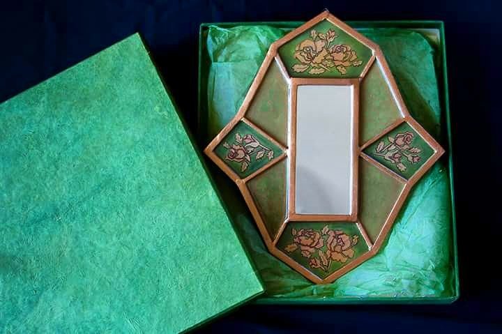 InfoMarcelloni's tweet photo. Pronto per essere consegnato. Specchio fatto e dipinto a mano 
#homedecor #homedesign #interiordesign #artdecor #mirror #decor #madeinitaly https://t.co/gug0xnx8bI