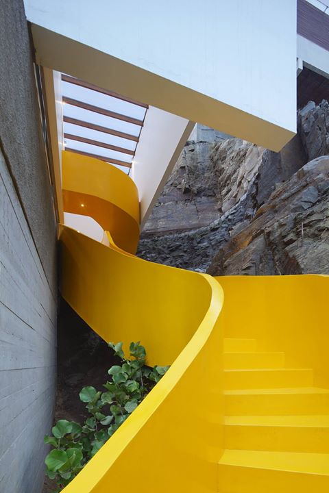 pornarch's tweet photo. PA BLOG_ A widescreen by the ocean – Casa Lapa, Martin Dulanto Arquitecto
Discover more on our blog: https://t.co/RuJLkNsF4K https://t.co/nyDy3w7On7