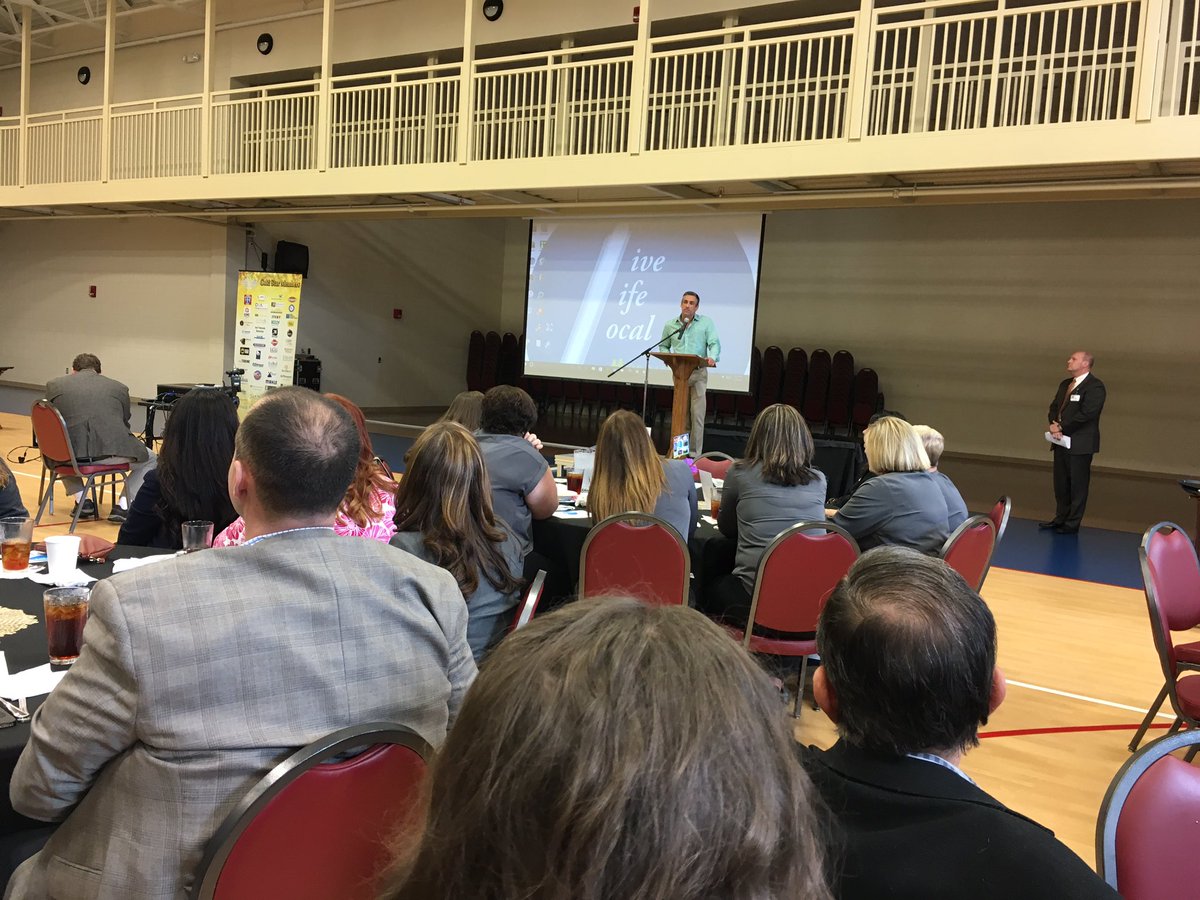 AppalachiaCares's tweet photo. Congrats to partners @ClinchPowell and Stepping Out: @TNMACC 2017 Nominees for Morristown Small Business Awards! https://t.co/z4KAyP2sdD