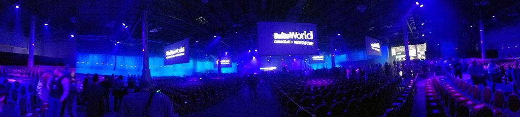 britm's tweet photo. Glow sticks in full effect at #SuiteWorld17. Looking forward to the show. https://t.co/3jkuSSD6hs