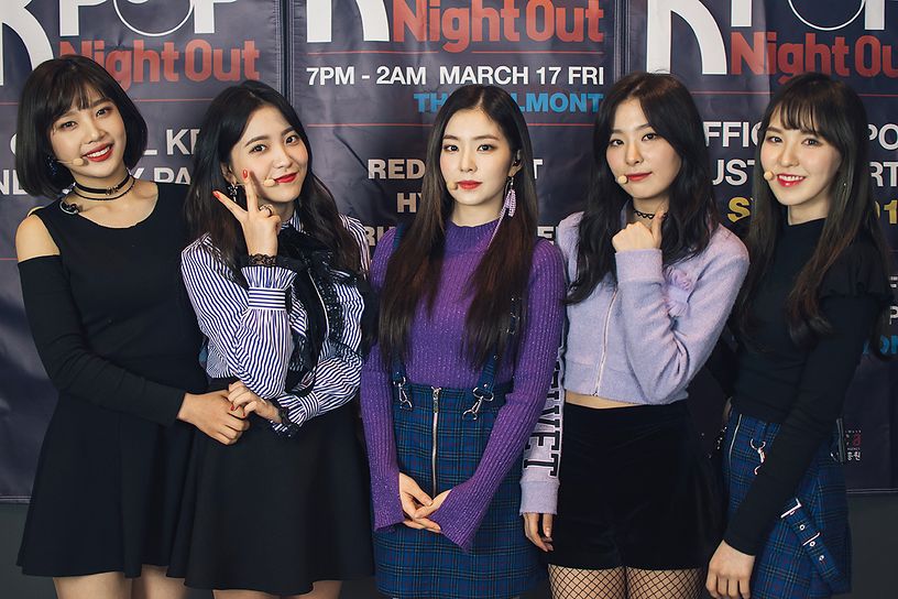 starway329's tweet photo. #1000DaysWithRedVelvet  #1000DaysOfHappiness 
#ReVeluv #FFB69F 
✌Than Thank You✌
💚💜💗💛💙🐥🐢🐰🐻🐹 https://t.co/0LxY4GwXlT