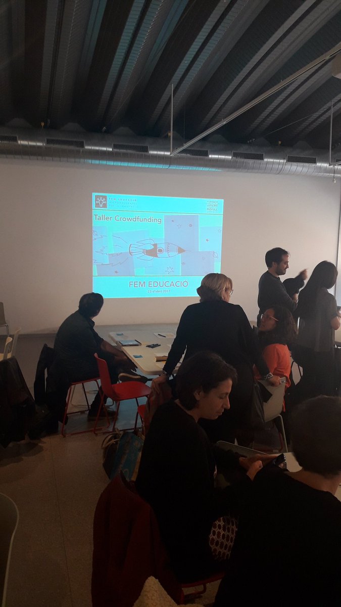 JosepMiro's tweet photo. Al taller de Francesc Balagué #femeducacio de la Fundacio Bofill, a veure si podem fer una campanya de crowdfunding per #JovesLab https://t.co/mVIynDQ7Bz