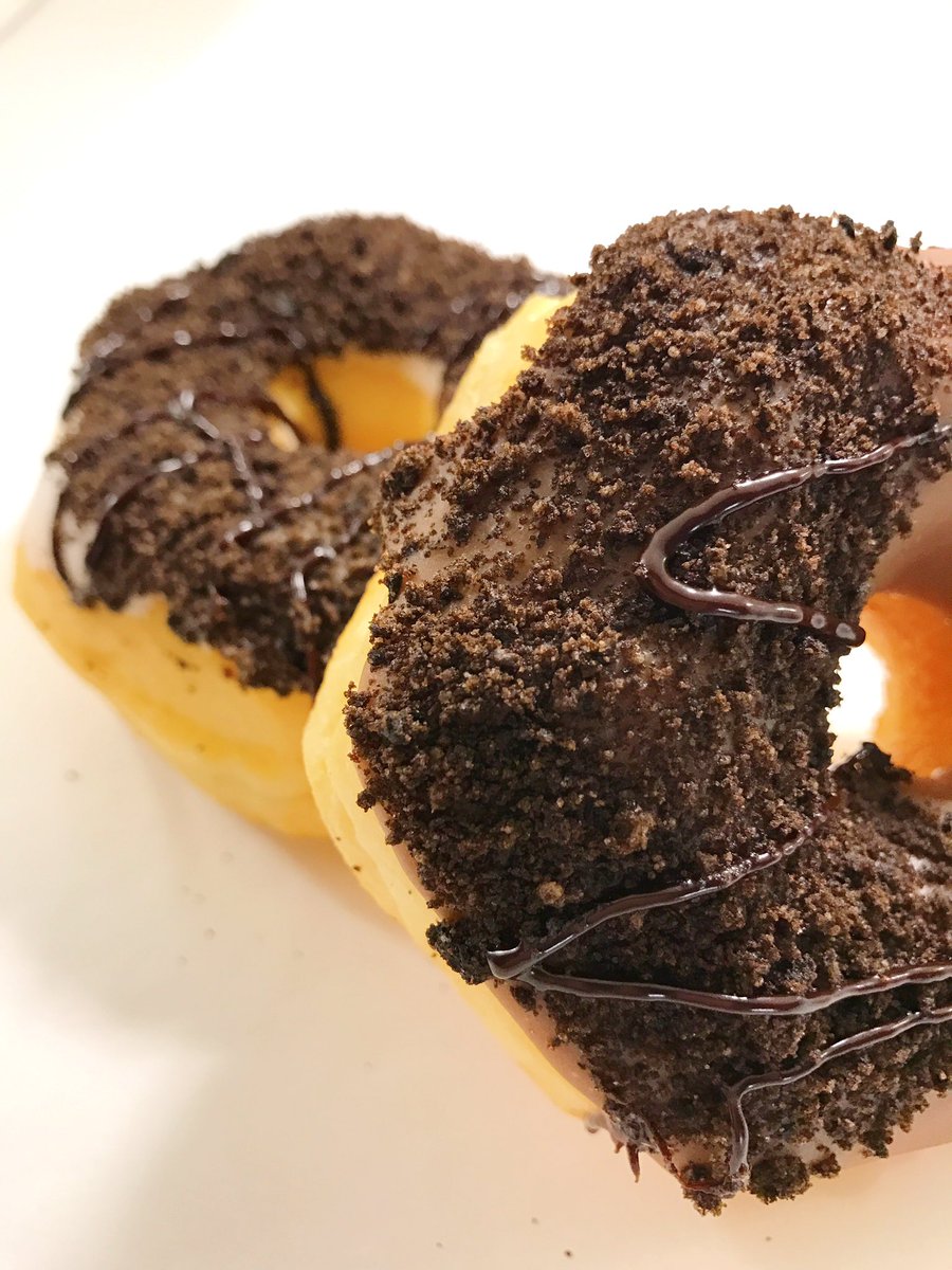 paradisedonutga's tweet photo. OREO DONUTS! Bc who doesn't love Oreos on the best breakfast item out there? https://t.co/tUkxsCRSA0