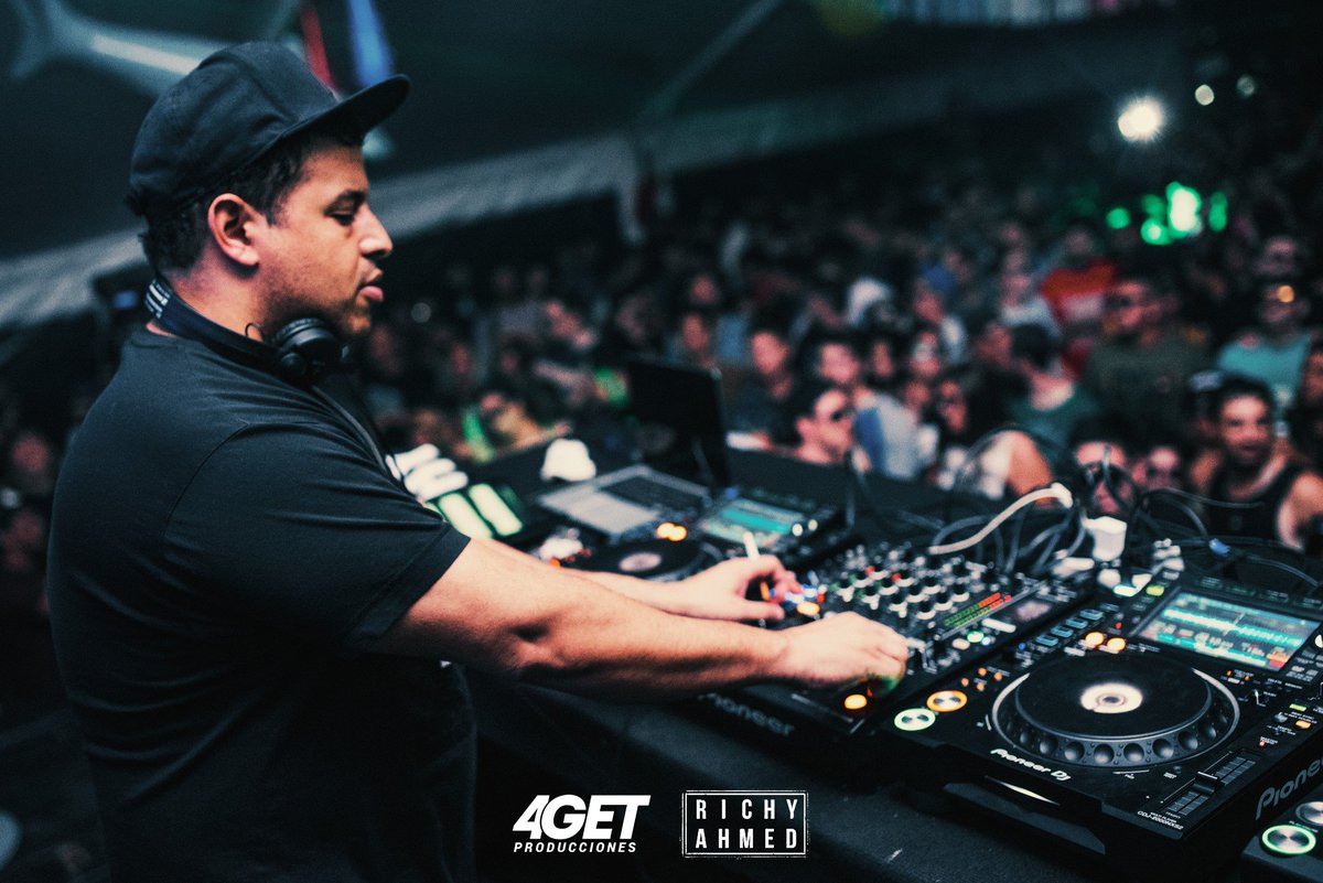 4GETProds's tweet photo. GRACIAS!! <3 <3 <3
Increíble noche vivimos en Santa Fe de la mano de #Celis, @SoundProcess y un cierre inolvidable de @Richy_Ahmed 🎉🎈💣💣 https://t.co/0liL2FSEaH