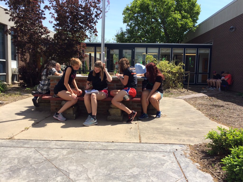 GibaultMathTeam's tweet photo. Math classes outside today! https://t.co/BOhzmlCSF3