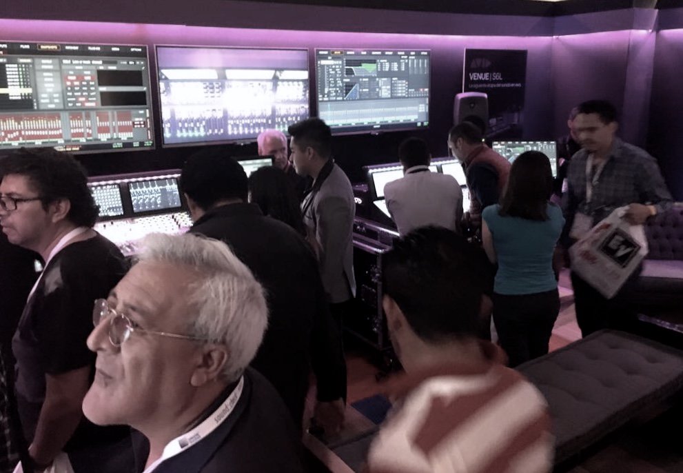 AvidProTools's tweet photo. Presentaciones de @AvidLiveSound en @soundcheckXpo 2017 Sala Yaqui @WTC_Mexico #Avid #SoundcheckXpo2017 #ProTools #VENUE #ProAudio #CDMX https://t.co/zaetSX27Yx