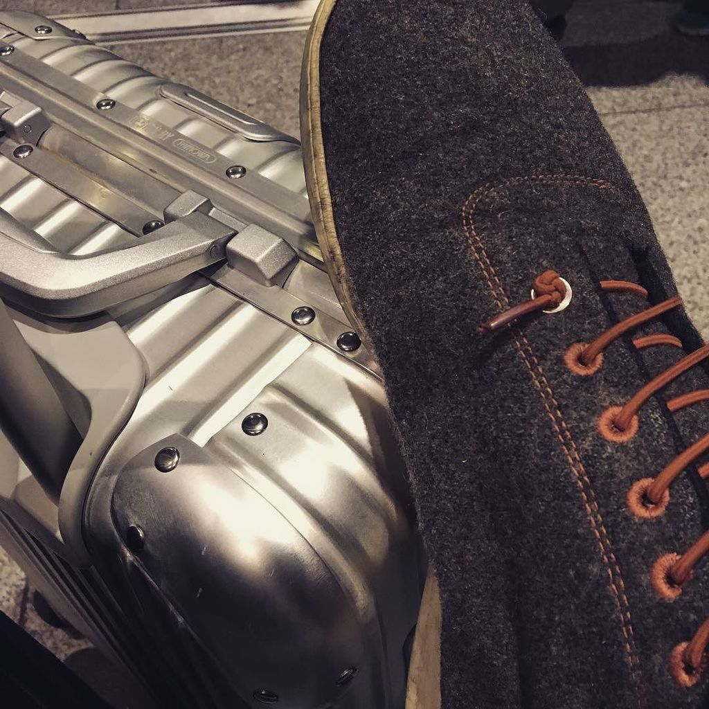3FREUNDE's tweet photo. Auf nach Brüssel als Stimme für die Fashion Revolution #fashionrevolutionweek #3freunde #rimowa https://t.co/Rrz7MXeynp https://t.co/DNpAPULjIX