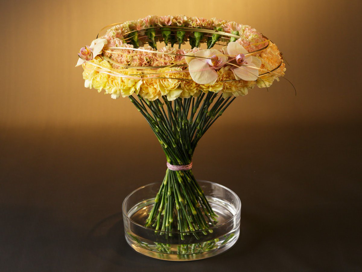 FLOOSWEB's tweet photo. B – E – A – U – T – I – F – U – L

Do you want to learn to recreate this clever “Nobel #bouquet” by #PerBenjamin? >> https://t.co/1VELIIOZ0L https://t.co/3fGiqtfR0v
