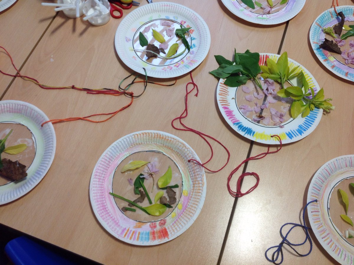 CHPRuby's tweet photo. We made beautiful nature sun catches in craft club!Bringing the outdoors indoors! We even found a good use for all the blossom we have! https://t.co/3nsS9Vt0Cq