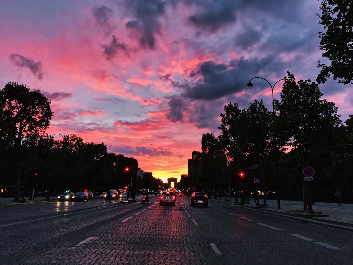 wonderfulqueen's tweet photo. Paris 💗 https://t.co/bHUIqRWAE5