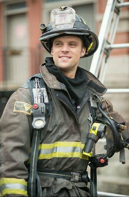 narcisz_kabat's tweet photo. Happy #ChicagoFireday! 💕💕❤
@Jesse_Spencer 
@NBCChicagoFire 
@DaMinoshow 
@yursar 
@TaylorKinney111 https://t.co/psdRbF71P9