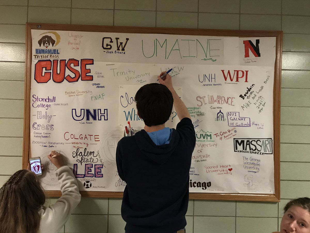 mslosee's tweet photo. Class of 2017 What's next? Come by and let us know! @hwclassof2017 https://t.co/WkxfrgYICq