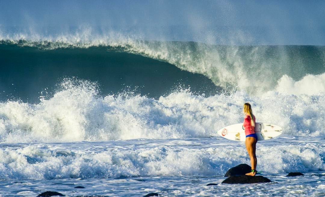 bethanyhamilton's tweet photo. I'm speechless 🔥🇸🇻💙 #elsalvador #unstoppablethefilm https://t.co/74U7DTvSkg
