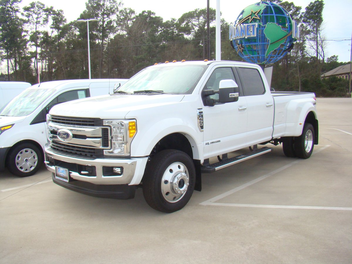 PlanetFord45's tweet photo. Tough jobs call for #BuiltFordTough trucks. #PlanetFord45 in #Spring has a huge selection to help get work done! #FordFleet #SuperDuty https://t.co/73vgDx8soW