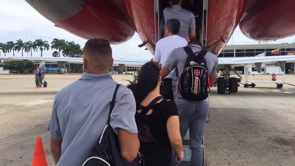 Portuguesa_FC's tweet photo. #Primera: ¡Rumbo a Puerto Ordaz! ✈️🛫⚽️ https://t.co/18IBOSD0j5
