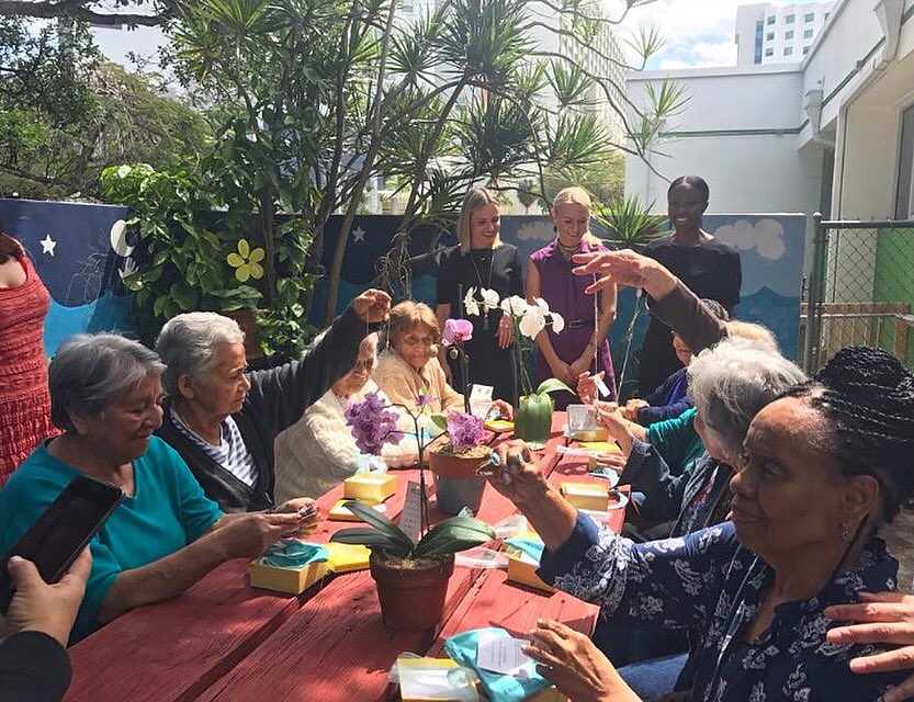 evolve_miami's tweet photo. We distributed jewelry to the seniors at the @EasterSealsSFL, whose clients include those battling memory loss &amp; Alzheimer's @MiamiChamber https://t.co/2IF7M3EGa1