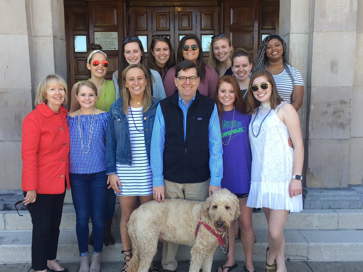 prof_branch's tweet photo. Beautiful Minds, 3 Miles Lost, &amp; the Gearans support suicide awareness and prevention at "Out of the Darkness" walk #mentalheath #HWSDay https://t.co/IQKMraQ0wh