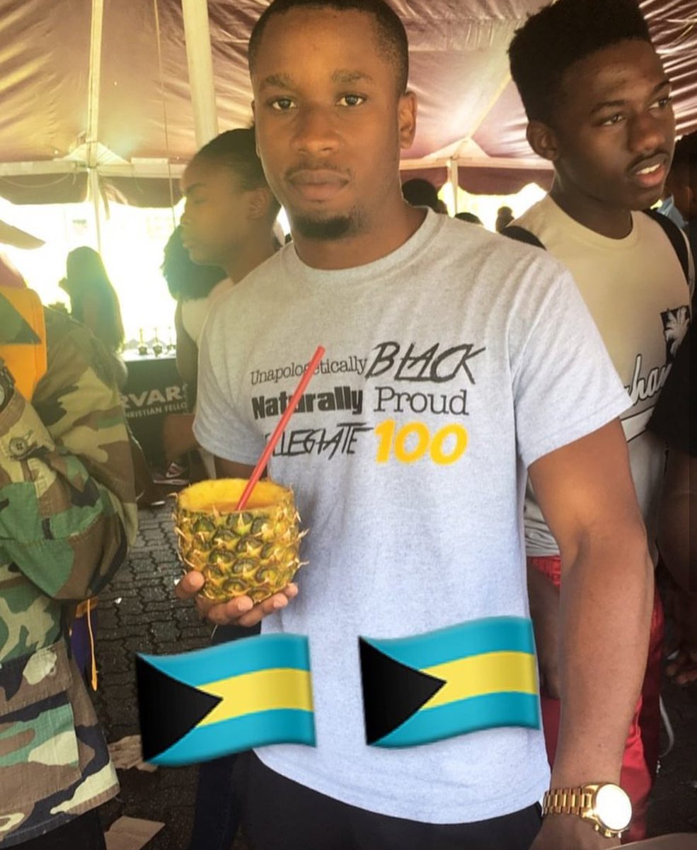 txsucso's tweet photo. Rum punch fever 🍍✨🌴#txsuspringfest2k17 https://t.co/aK9btuYYiJ