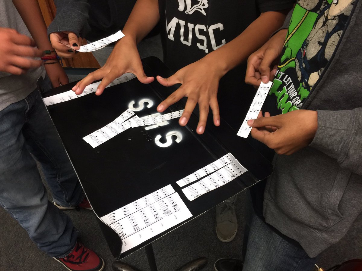 debvasquez's tweet photo. Orchestra students competing to see who can put the song in order first! #TheMusicGames #proudtobePUSD @SimonsPUSD https://t.co/Np3r6xt0iM