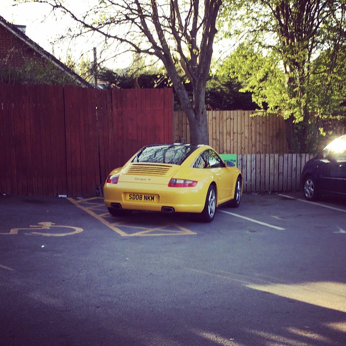 SeanoSays's tweet photo. No f***s given today @BlueBadgeOnly @badparkinhipeak @badparkingmcr @BadParkingCH https://t.co/jMpRwcEHc0