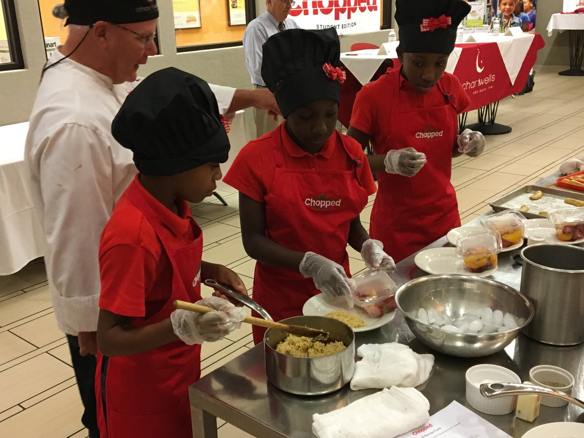 DuvalSchools's tweet photo. Five teams of DCPS elementary student chefs are competing to see who will be the @duvalbrainfood Chopped Champion! 🍴 https://t.co/5HoW8LHaIc