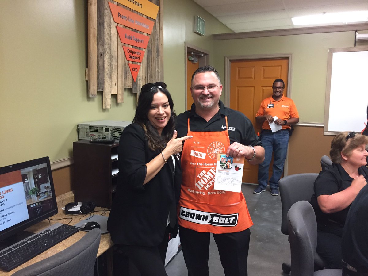 My first official tweet is Rick getting a Homer Award from Rose! Well done in South Florida!