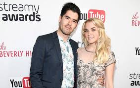 Stefania11Karol's tweet photo. @GermanGarmendia  @GermanG_fans  ¡FELIZ CUMPLEAÑO! Espero que lo paces muy bien en este día......Saludos desde el sur de Chile ❤️ https://t.co/HuISVI7o3E