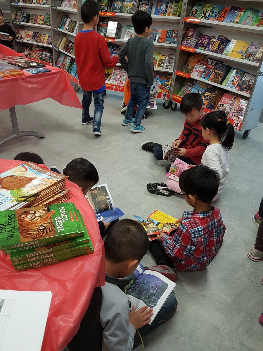 Kinderminds's tweet photo. Kindees got a chance to visit the book fair today #scholasticbookfair @BeckettFarmPS https://t.co/kXy5cwJpMK