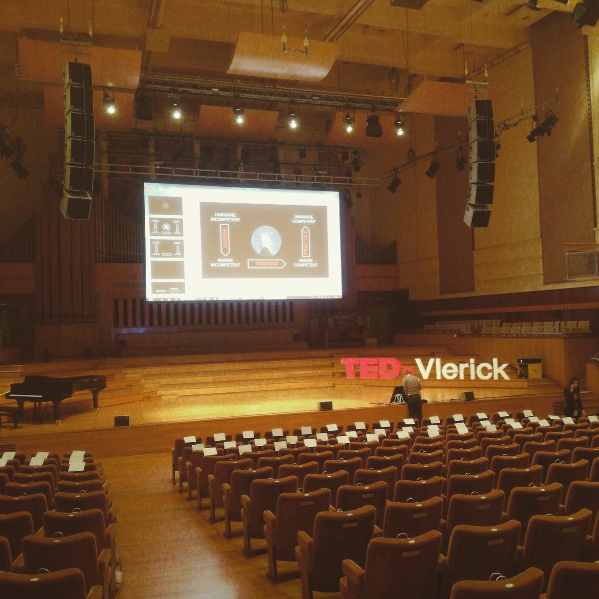 tedxvlerick's tweet photo. Silence before the stampede #TEDx https://t.co/F8Pg838mNF