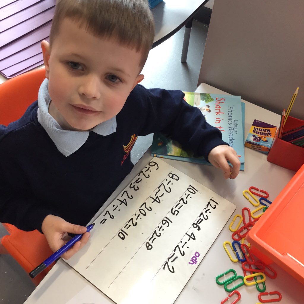 MrsLHByrne's tweet photo. Super dividing in Year 1 today! We spotted lots of patterns and links to our times tables too 😉👍🏼 https://t.co/70WLMXYC6F
