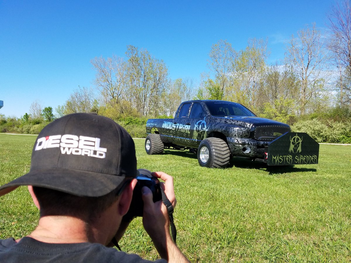 iisdiesel's tweet photo. Photoshoot #UltimateCalloutChallenge 2017 @DieselWorldMag https://t.co/cx97E6EQAs