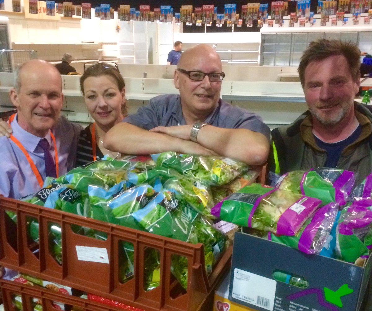 FareShareGM's tweet photo. Many thanks to Kevin &amp; team @NisaLocally for another great donation #fightinghunger https://t.co/S1TCY0cTgb