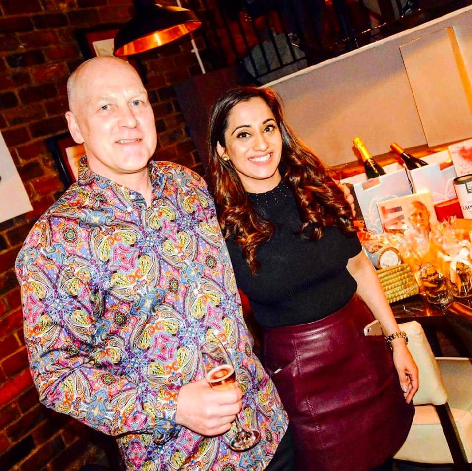 peaceandloafjes's tweet photo. The man of meat himself @The_Zaps and our lovely co-owner Geeta Ral #friendsofpeaceandloaf β€οΈ #team #friends #MenofMeat https://t.co/cjFnvC3zIh
