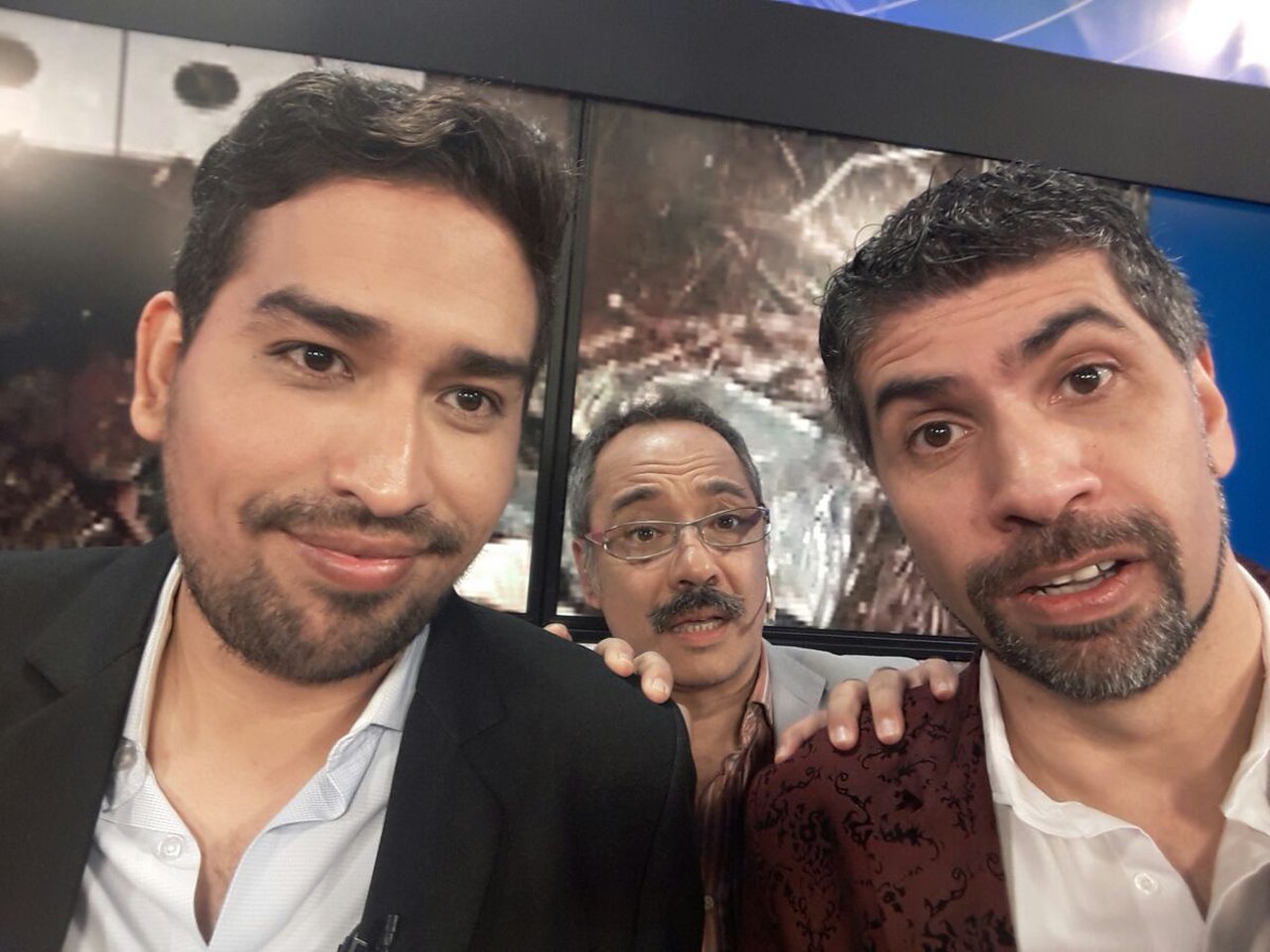 fermanciniok's tweet photo. Los capos de @FrestaGabriel @yoLeoRossi y Nachito @nelborquez en el piso de #Estamosde10 por @CN23 https://t.co/TmpeovFz3D