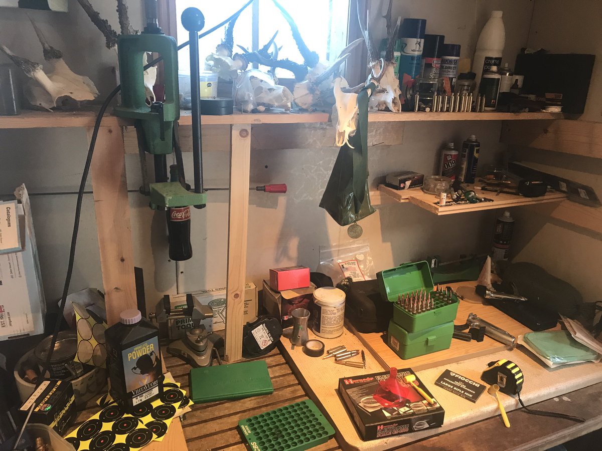 NickHooper9's tweet photo. Little spot of reloading - watch out Bambi #homeloads #reloading #hornady #wontfeelathing https://t.co/VWoOQtR7eK