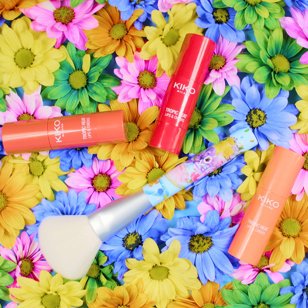 KikoMilanoIT's tweet photo. Con #TropicHeat Lips & Cheeks illumini, dai colore alle #labbra e scolpisci le #guance. Impossibile resistere al suo aroma fruttato! https://t.co/4Vo8b7qjzs