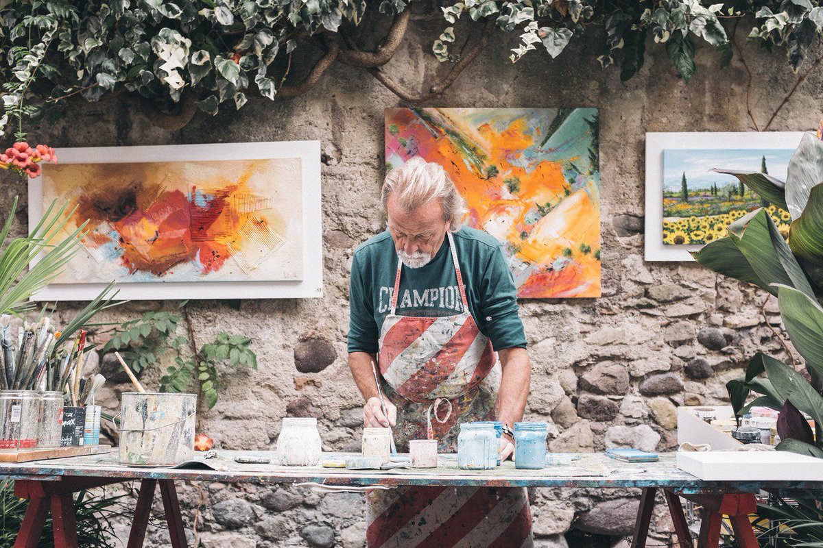 OpenIDEO's tweet photo. Forget what you know about #Creativity. It turns out there's no one way of being a creative thinker: https://t.co/Yj8FOiarw4 https://t.co/vBQRrKR9Eq