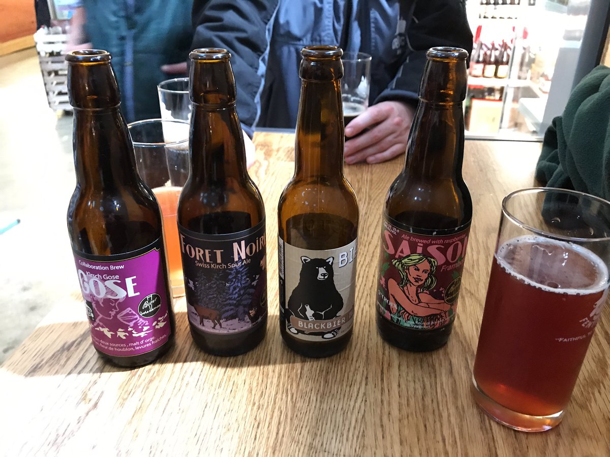 MunichBrewMafia's tweet photo. Feine Biere in Zürich mit @GiesingerBraeu und @Hoppebraeu !
#munichbrewmafia #einsimstehengehtnoch #zürich https://t.co/2NGO3hQPPl