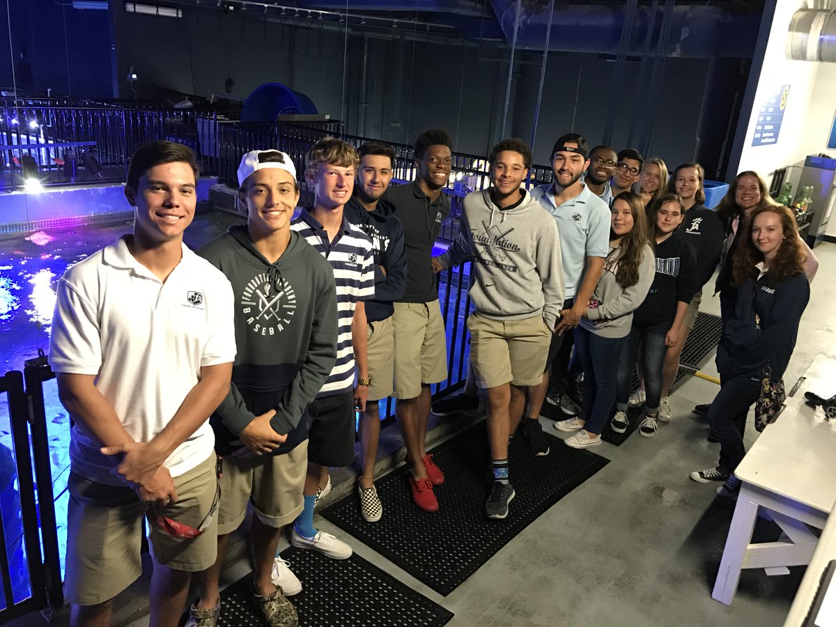 thefalions's tweet photo. Mrs. Amat's Marine Science classes recently took a field trip to the Sea Life Aquarium! #FAisFamily #FAscience #FAfieldtrips https://t.co/QUCOCHSx0Y