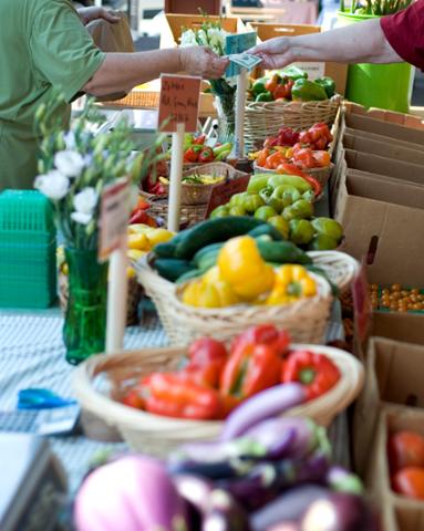 CityofEvanston's tweet photo. May 6 will mark the beginning of the 42nd year of the Downtown Evanston Farmers' Market! https://t.co/5dHIR0oXDF https://t.co/6dho9PzkWM