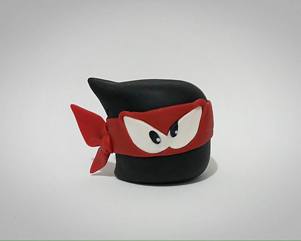 kingthieves's tweet photo. What's your favourite outfit in King of Thieves? https://t.co/J3vSOOryi4