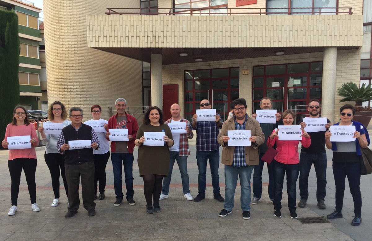 Estem farts de pagar i callar. <a href="/compromis/">Compromís</a> #Bellreguard exigim un #tractejust