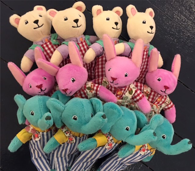 eeBooAlwaysGood's tweet photo. Meet us soon! #Holiday2017 #GoodLittleCitizens #eebooalwaysgood #sneakpeek https://t.co/PnBBcOKrX3