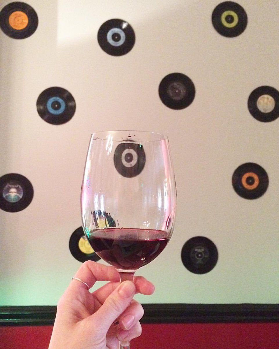 Piattino_bath's tweet photo. We can make wine disappear... 😆 What's your party trick?! 👀 
🍷
#wine #vino #piattinobath #tuesday https://t.co/WSdiZTs0N2