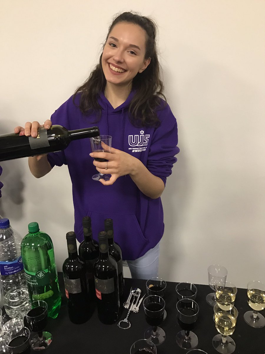 UJS_UK's tweet photo. Syndicate 1 filling up fast for 'Friendship, Faith &amp; Feminism' but still time to grab a glass of wine &amp;/or canapés! #NUSNC17 #NUSConference https://t.co/14fkkAPmRw