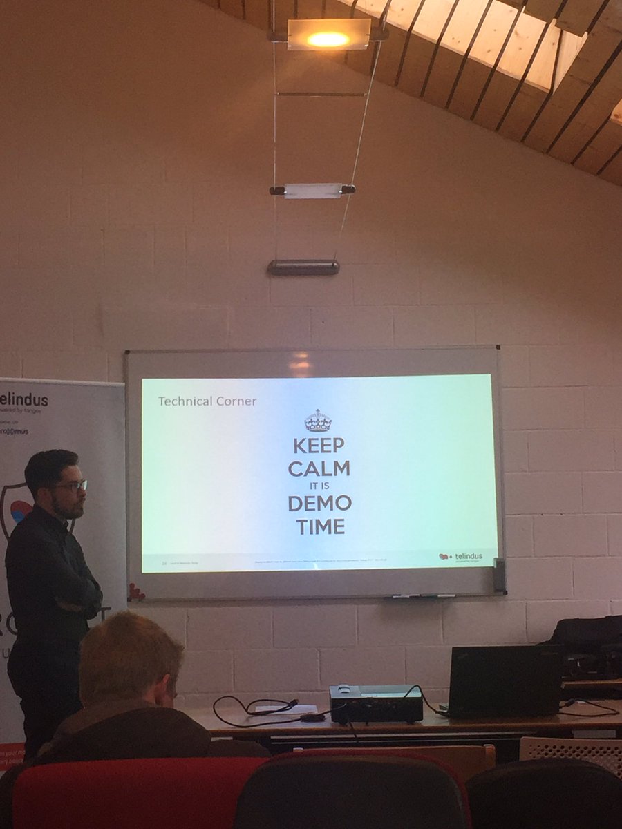 yoseihana's tweet photo. It's demo time with @S_Team_Approved at @cafeNArlon ! https://t.co/V45pDe84kJ