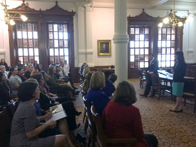 TexasNursesAssn's tweet photo. Historic day at the Texas Capitol! APRNs are preparing for legislative office visits. #PutPatientsFirstTX https://t.co/4QNSLDyF2B