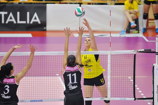 SAB_volley's tweet photo. #volAconleAquile La SAB Grima Legnano debutta alla grande nei playoff battendo il @volley_soverato per 3-0!! #LEGSOV https://t.co/Vq2EEczcKK https://t.co/cpqPNKRc8o
