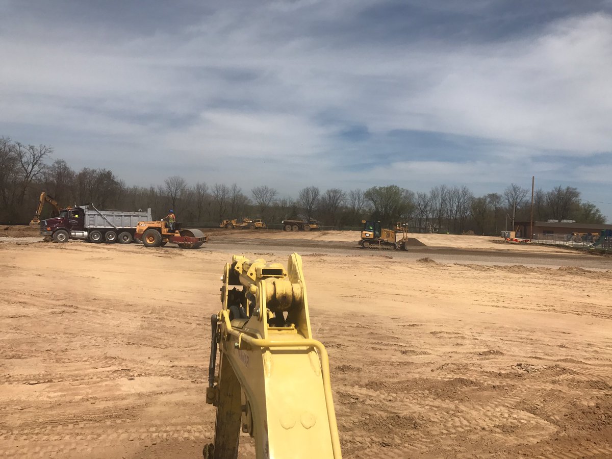 SteveCfacMNGT's tweet photo. A lot is happening @FalconsMV @mnsfacilities @Bray_Architects @cgschmidtinc https://t.co/3HvFuNLHpp